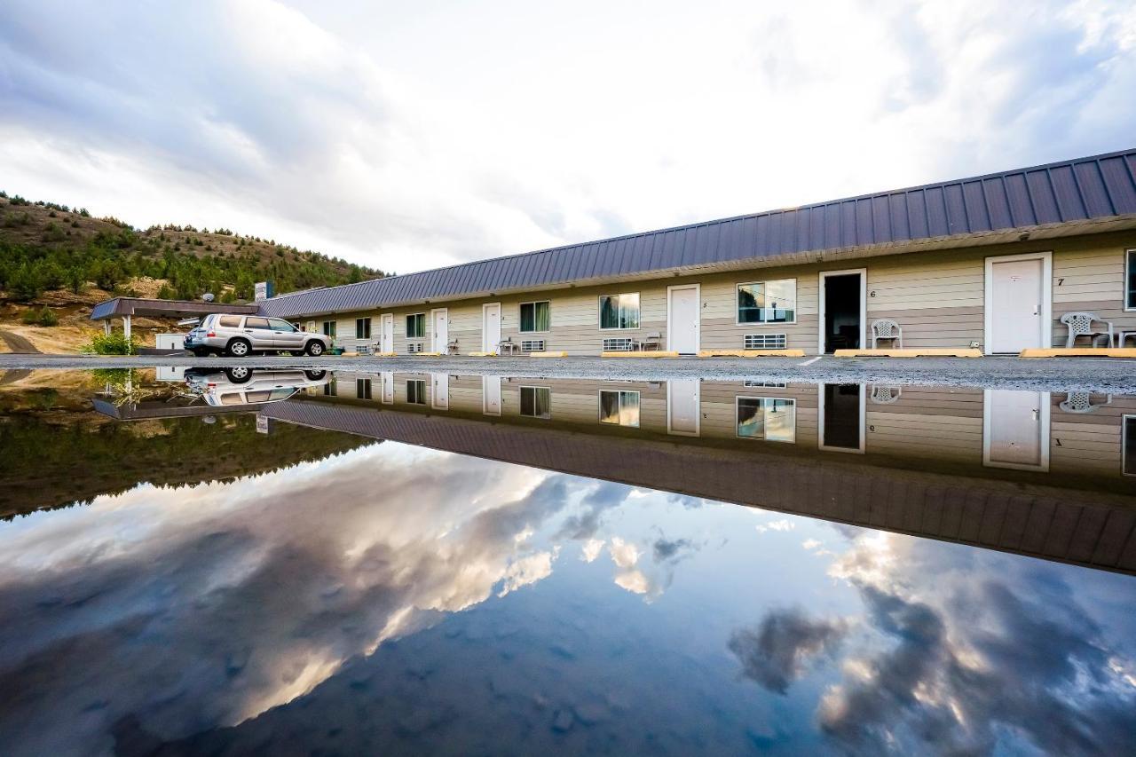 Oyo Riverside Inn John Day Or エクステリア 写真