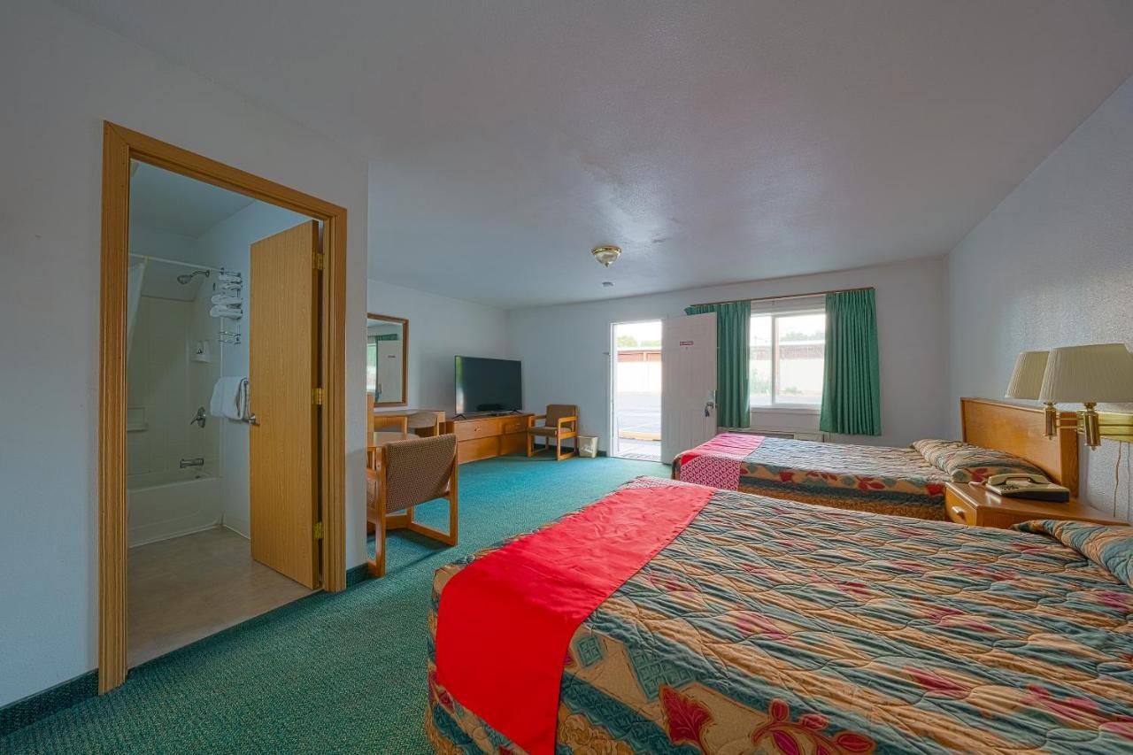 Oyo Riverside Inn John Day Or エクステリア 写真