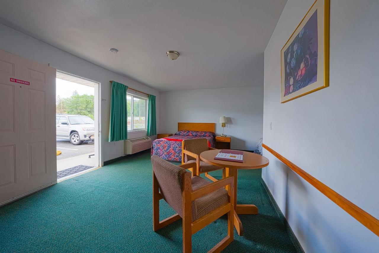 Oyo Riverside Inn John Day Or エクステリア 写真