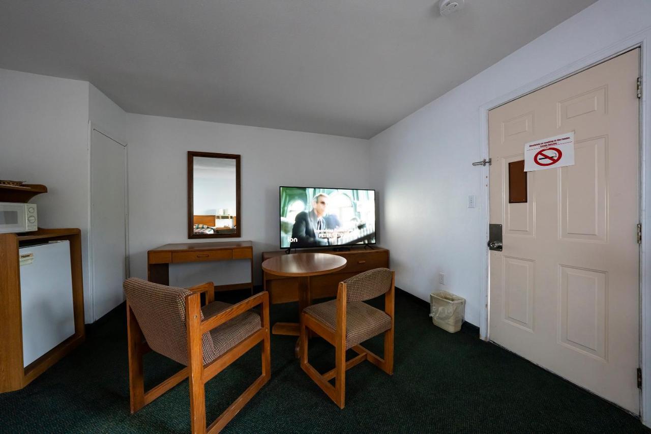 Oyo Riverside Inn John Day Or エクステリア 写真
